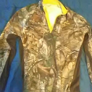 Camo long sleeve pullover